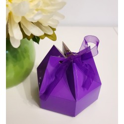 Cutie pentru cadouri hexagonala din carton mov