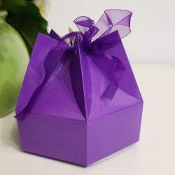 Cutie pentru cadouri hexagonala din carton mov