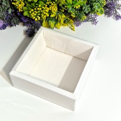 Cutie din carton alba cu capac din plastic 15cm x 15cm x 6cm